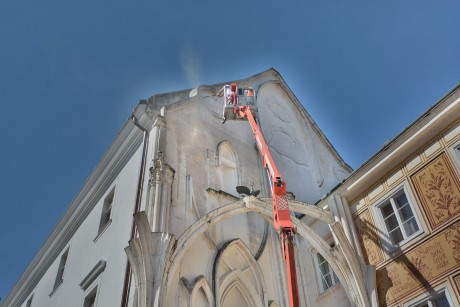 Vasárnap folytatódik a Mátyás király-emlékmű tisztítása